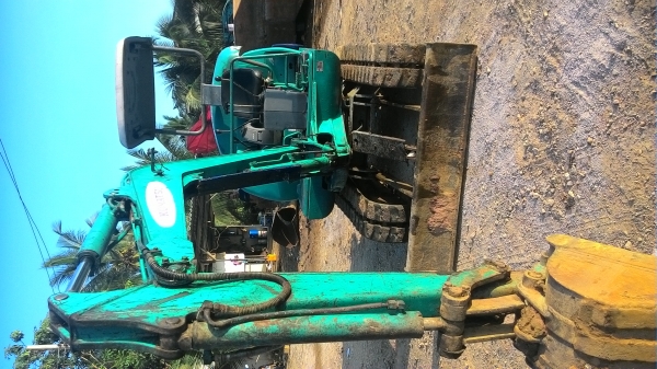 รถขุดเล็กPc20-7 ราคาต่อรอง195,0000 โทร086-7530122