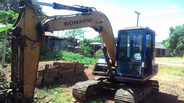 ขายkomatsu pc 60-5