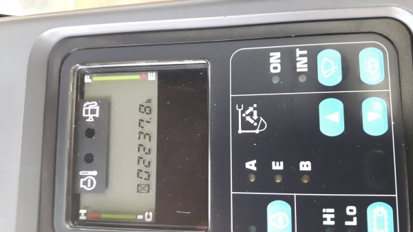 KOMATSU  PC200-7  ใช้งาน2200ช.ม.