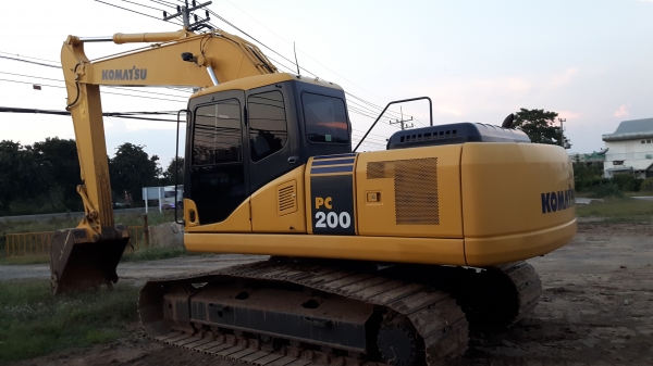 KOMATSU  PC200-7  ใช้งาน2200ช.ม.