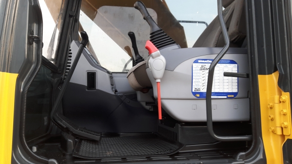 KOMATSU  PC200-7  ใช้งาน2200ช.ม.