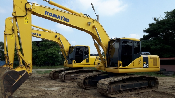 KOMATSU  PC200-7  ใช้งาน2200ช.ม.