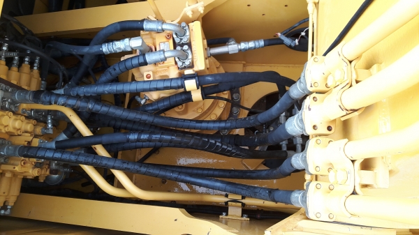 KOMATSU  PC200-7  ใช้งาน2200ช.ม.