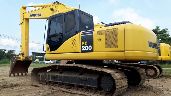 KOMATSU  PC200-7  ใช้งาน2200ช.ม.