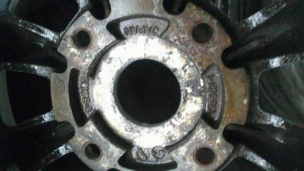 ต้องการขายล้อกล้วยขอบ13" 4 รู 140 สำหรับใส่รถ subaru ต้องการขายล้อกล้วยขอบ13" 4 รู 140 สำหรับใส่รถ subaru