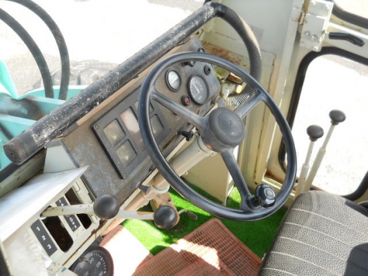 Komatsu 515-2 เครื่อง komatsu นำเข้าจากญี่ปุ่น โทร.090-986-2521 อ๊อบ