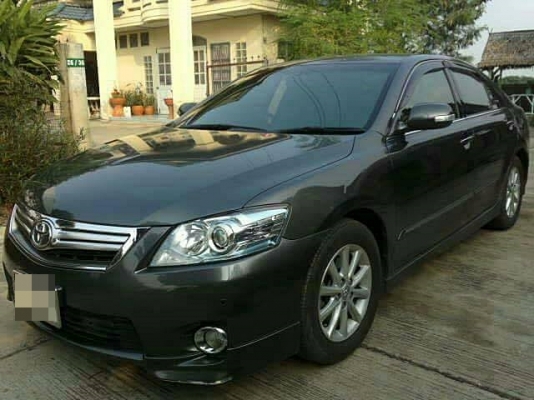 TOYOTA CAMRY HYBRID สีเทาดำ สภาพสวย ไม่มีช้ำ เครื่องดีไม่มีปัญหา ใช้งานมือแรก เดิมๆทั้งคัน