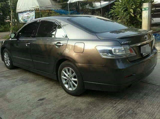 TOYOTA CAMRY HYBRID สีเทาดำ สภาพสวย ไม่มีช้ำ เครื่องดีไม่มีปัญหา ใช้งานมือแรก เดิมๆทั้งคัน