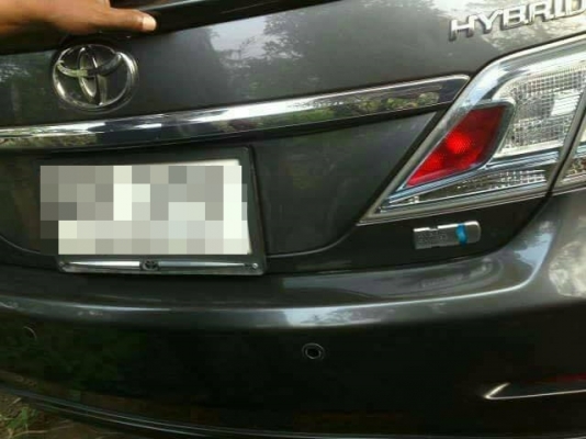 TOYOTA CAMRY HYBRID สีเทาดำ สภาพสวย ไม่มีช้ำ เครื่องดีไม่มีปัญหา ใช้งานมือแรก เดิมๆทั้งคัน