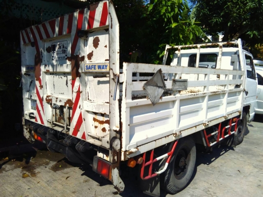 ขายราคา 225,000บ สีล้อ อีซูซุ NKR 88 เกียร์สั้น ช่วงยาว 3.20ม ท้ายลิฟไฮโลริส สภาพดีสวยพร้อมใช้ ทะเบียนพร้อมโอน