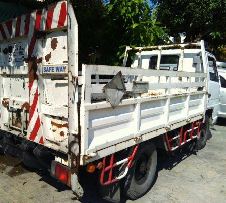 ขายราคา 225,000บ สีล้อ อีซูซุ NKR 88 เกียร์สั้น ช่วงยาว 3.20ม ท้ายลิฟไฮโลริส สภาพดีสวยพร้อมใช้ ทะเบียนพร้อมโอน