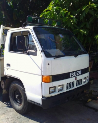 ขายราคา 225,000บ สีล้อ อีซูซุ NKR 88 เกียร์สั้น ช่วงยาว 3.20ม ท้ายลิฟไฮโลริส สภาพดีสวยพร้อมใช้ ทะเบียนพร้อมโอน