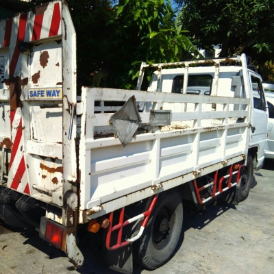 ขายราคา 225,000บ สีล้อ อีซูซุ NKR 88 เกียร์สั้น ช่วงยาว 3.20ม ท้ายลิฟไฮโลริส สภาพดีสวยพร้อมใช้ ทะเบียนพร้อมโอน