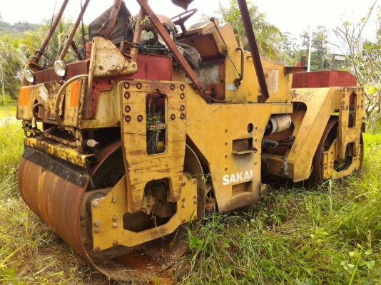 ขายด่วนครับ รถบด 2 ล้อเหล็ก  SAKAI 73 แรง ปี37 ขายตามสภาพ ครับ