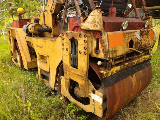 ขายด่วนครับ รถบด 2 ล้อเหล็ก  SAKAI 73 แรง ปี37 ขายตามสภาพ ครับ