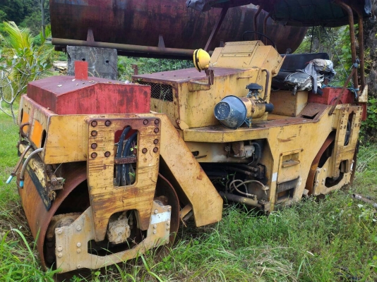 ขายด่วนครับ รถบด 2 ล้อเหล็ก  SAKAI 73 แรง ปี37 ขายตามสภาพ ครับ
