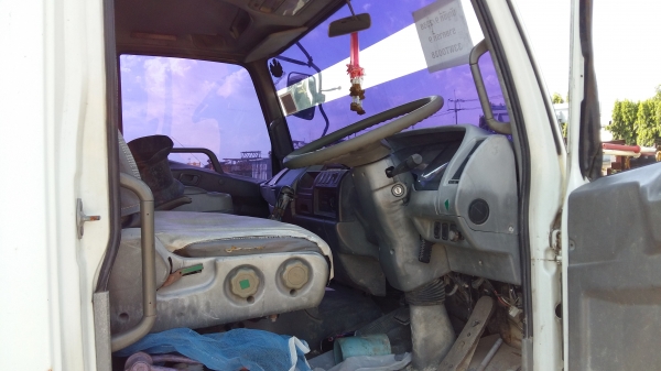 ขายด่วนครับ รถน้ำ มิตชู M6 ขายตามสภาพ ครับ