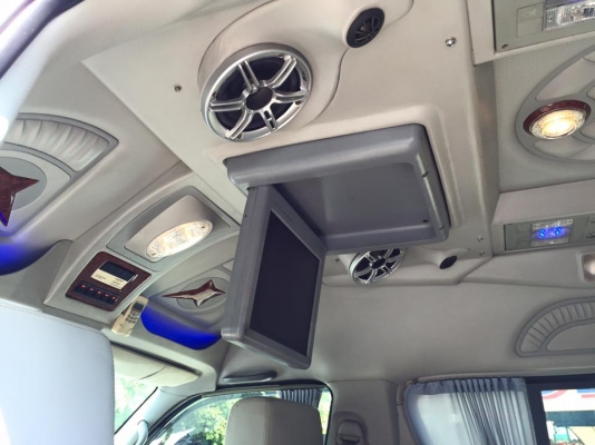 โทร 0922726669 คุณตันหยง ตู้เบสออโต้แวน ขายรถตู้ วาง เจ เครื่อง 3000 cc LPG /เบนซิน ปี 2007 เกียร์ธรรมดา แต่ง่เต็มลำ /  ราคา 533,000 บาท