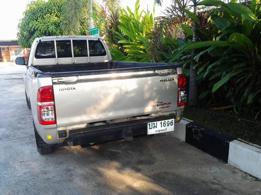 ขาย รถวีโก้แช้มร์ ปี12หัวเดียว ขาย รถวีโก้แช้มร์ ปี12หัวเดียว