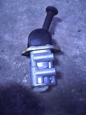 วาวล์ลมตัวลูกลูก 1800 บาท  โทร0906208746  0920976322