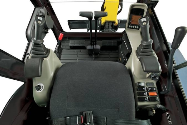 รถขุด Yanma 5.5 ตัน