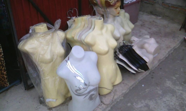 ขายเหมาหุ่นแขวนเสื้อสตรี 53 ตัว ขายเหมาหุ่นแขวนเสื้อสตรี 53 ตัว