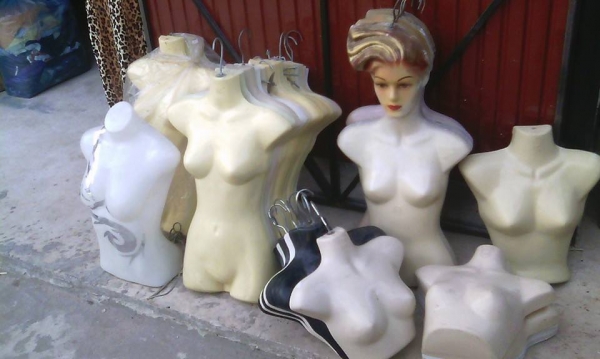 ขายเหมาหุ่นแขวนเสื้อสตรี  53 ตัว