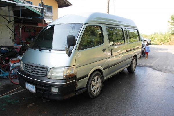 TOYOTA หลังคาสูง ช่วงยาว จดปี 2004 รถก็ปี2004 บอดี้ยังสวยไม่ผุ