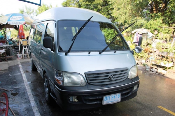 TOYOTA หลังคาสูง ช่วงยาว จดปี 2004 รถก็ปี2004 บอดี้ยังสวยไม่ผุ