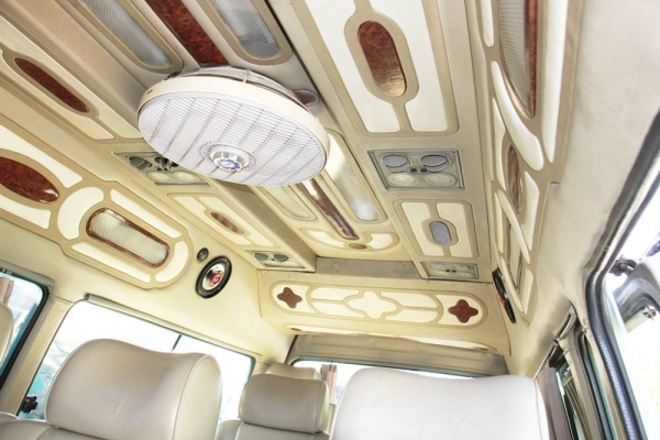 TOYOTA หลังคาสูง ช่วงยาว จดปี 2004 รถก็ปี2004 บอดี้ยังสวยไม่ผุ