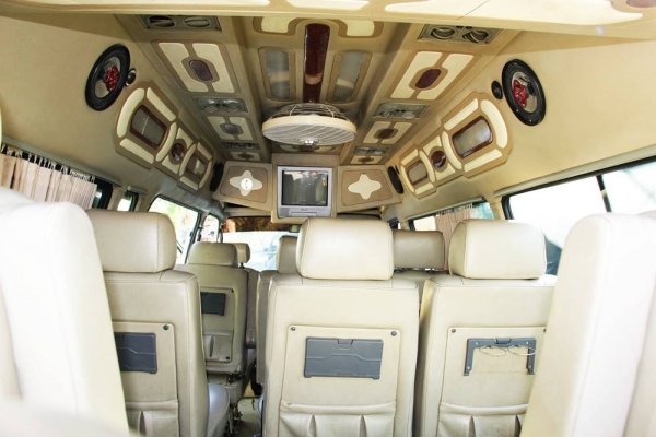 TOYOTA หลังคาสูง ช่วงยาว จดปี 2004 รถก็ปี2004 บอดี้ยังสวยไม่ผุ