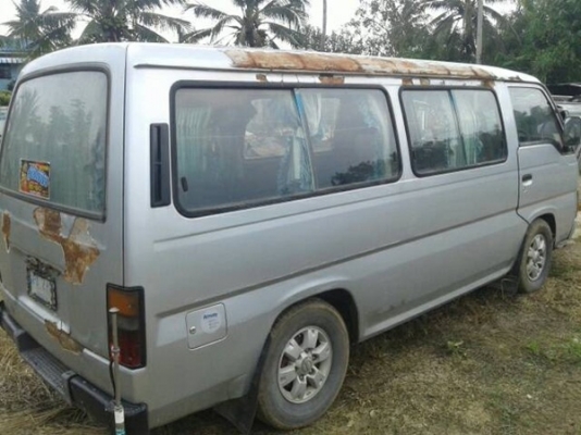 ขายรถตู้นิสสันตามสภาพครับ