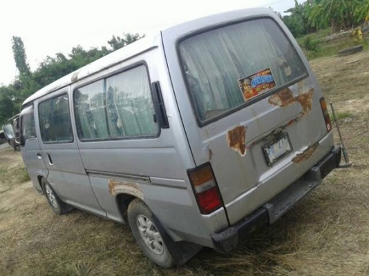 ขายรถตู้นิสสันตามสภาพครับ