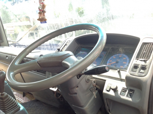 ขายรถหกล้อดั้ม