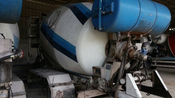 โม่ปูน6คิว...สวยมาก มี4ลูกยกลงจากรถ ด่วนๆ ลูกละ250000.