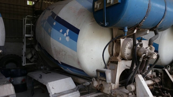 โม่ปูน6คิว...สวยมาก มี4ลูกยกลงจากรถ ด่วนๆ ลูกละ250000.