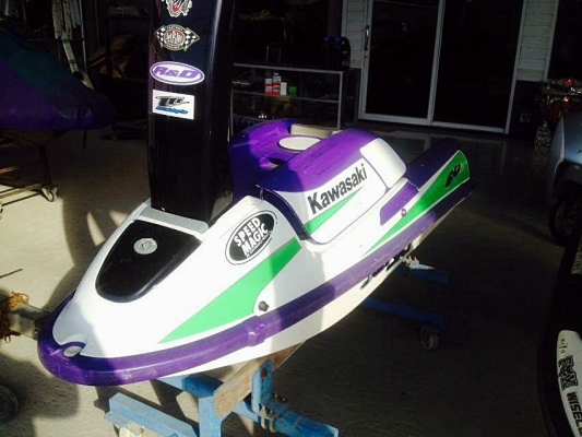 เจ้ตสกียืน คาวาซากิ 750 โปร เจ้ตสกียืน คาวาซากิ 750 โปร