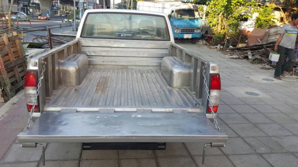 ขายถูกรถกระบะพร้อมกระบะสแตนเลสพร้อมใช้งานภาษีไม่ขาดสนใจสอบได้