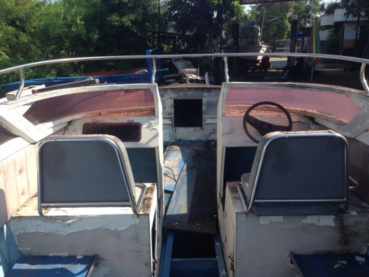 ขายเรือสปีดโบท27ฟุต ไม่มีเครื่อง มีทะเบียน พร้อมเทเลอร์ 18500 บาท