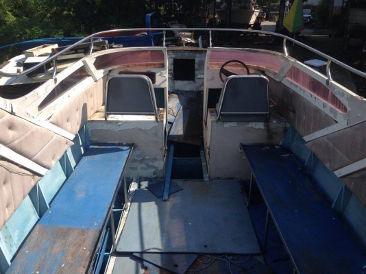 ขายเรือสปีดโบท27ฟุต ไม่มีเครื่อง มีทะเบียน พร้อมเทเลอร์ 18500 บาท