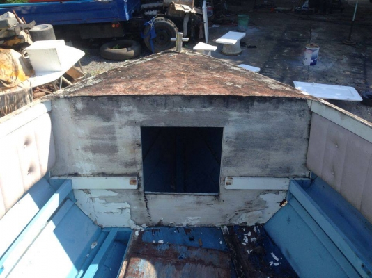 ขายเรือสปีดโบท27ฟุต ไม่มีเครื่อง มีทะเบียน พร้อมเทเลอร์ 18500 บาท