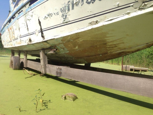 ขายเรือสปีดโบท27ฟุต ไม่มีเครื่อง มีทะเบียน พร้อมเทเลอร์ 18500 บาท