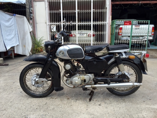 ขายc92 แห้งๆ เครื่องดีมาก สภาพรถเดิมตามรูป เปลี่ยนโครงมาแต่แจ้งลงเล่มแล้วครับ แท้เยอะ ฝากระเป๋าเหล็ก แตรหอย ทะเบียนขาด 54 เอกสารชุดโอนครับ ของแถมมี บังโซ เบาะยาว ท่ออีกคู่ http://www.jaosap.com/ ขายc92 แห้งๆ เครื่องดีมาก สภาพรถเดิมตามรูป เปลี่ยนโครงมาแต่แจ้งลงเล่มแล้วครับ แท้เยอะ ฝากระเป๋าเหล็ก แตรหอย ทะเบียนขาด 54 เอกสารชุดโอนครับ ของแถมมี บังโซ เบาะยาว ท่ออีกคู่ http://www.jaosap.com/