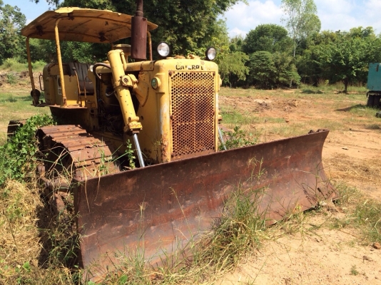 ขายด่วน รถแทรกเตอร์ดันดิน  พร้อมใช้งาน