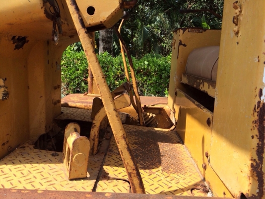 ขายด่วน รถแทรกเตอร์ดันดิน  พร้อมใช้งาน