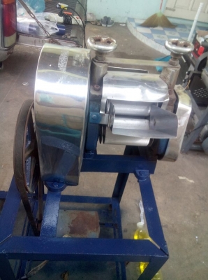 ขายเครื่องคั้นน้ำอ้อย มือสองพร้อมใช้