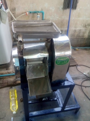 ขายเครื่องคั้นน้ำอ้อย มือสองพร้อมใช้