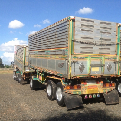 ขายรถพ่วง 24 ล้อ แม่.ลูก กระบะเนียมคอกเกษตรดั้ม อู่.ธวัทชัย ISUZU เดก้า 320 ปี.49 ราคา2150000 สนใจรีบโทรจองด่วน