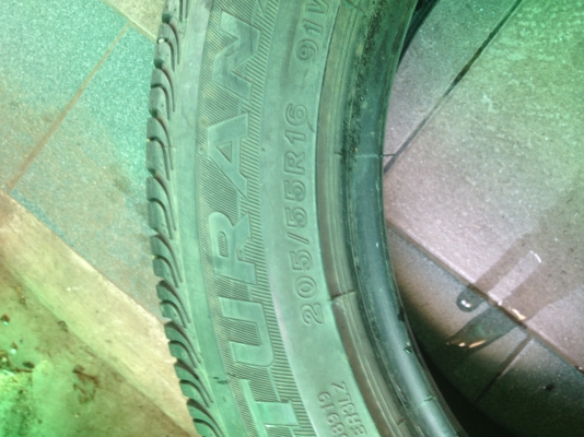 ขาย ยางรันแฟรต 205 55 16 บริตสโตน ปี09