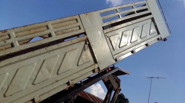 ขายรถบรรทุกสิบล้อ HINO 3M เครื่องเดิม 240 แรง 2เพลา ปี 39 ดัมพ์สามมิตร รถป้ายแดงมือเดียว ทะเบียนพร้อม ขายรถบรรทุกสิบล้อ HINO 3M เครื่องเดิม 240 แรง 2เพลา ปี 39 ดัมพ์สามมิตร รถป้ายแดงมือเดียว ทะเบียนพร้อม